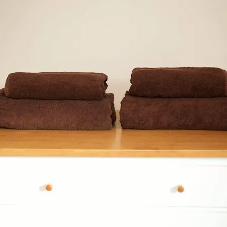 Serviced Lets - 152/154 Bath Road Bristol