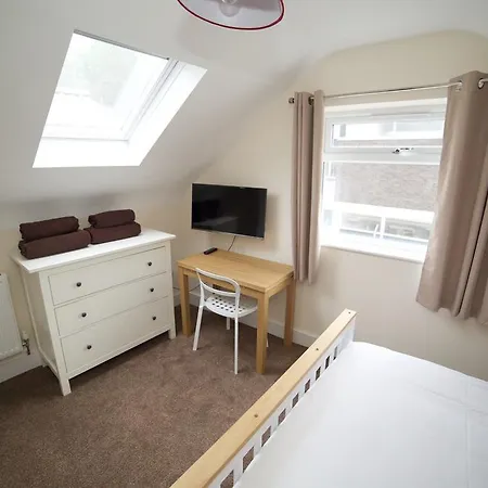 Pensión Serviced Lets - 152/154 Bath Road Bristol