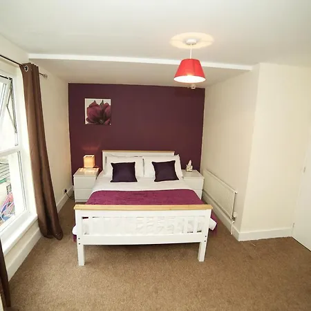 Pensión Serviced Lets - 152/154 Bath Road Bristol