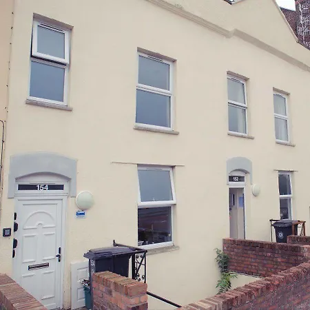 Serviced Lets - 152/154 Bath Road Maison d'hôtes Bristol