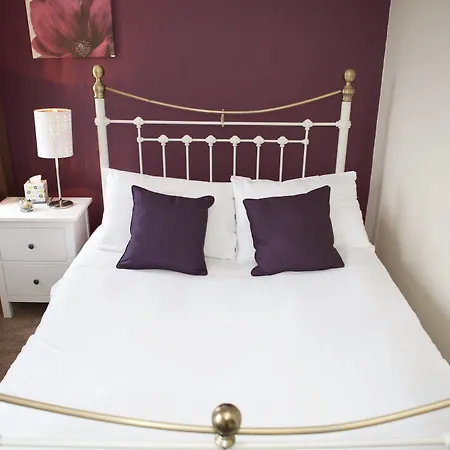 Serviced Lets - 152/154 Bath Road Maison d'hôtes 3*
