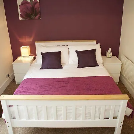 Serviced Lets - 152/154 Bath Road Bristol